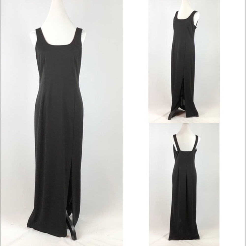 Crimson Gown‎